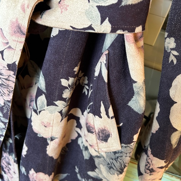 Floral Spring Jacket - Picture 2 of 7